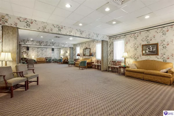 2114 W Market Street, Louisville, KY 40212