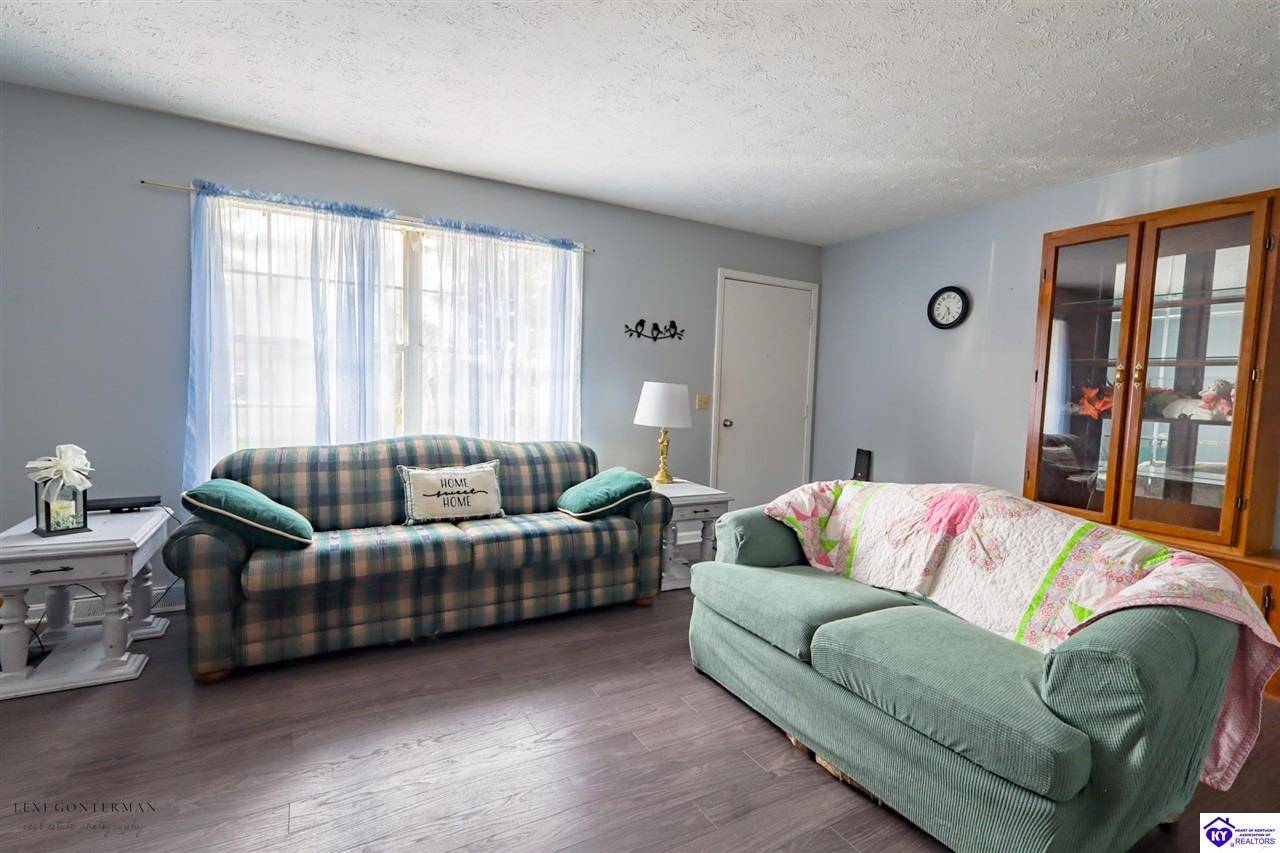Hodgenville, KY 42748,85 Suzanne Avenue
