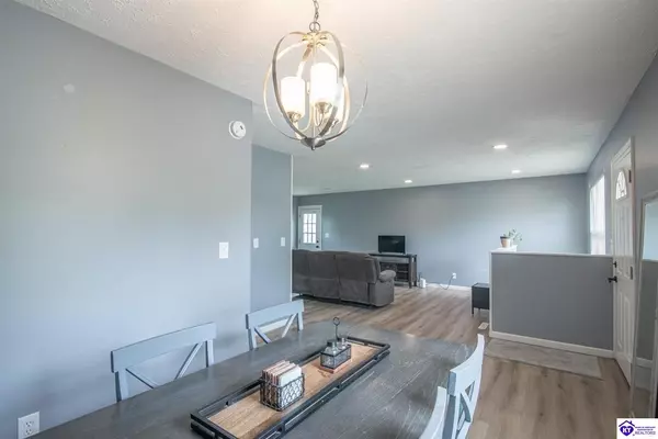 Vine Grove, KY 40175,807 Elmhurst Avenue