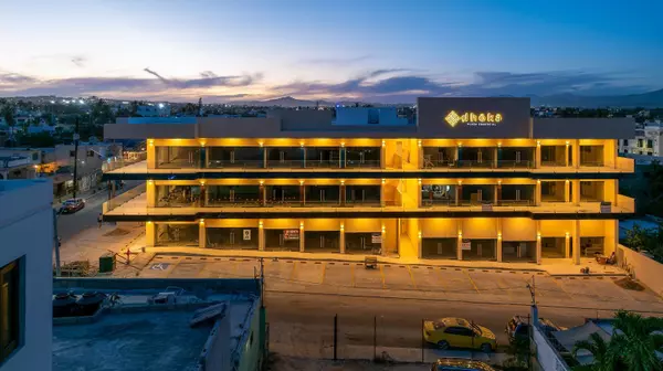 LOCAL 29 #PLAZA DHOKA, Cabo San Lucas, Baja