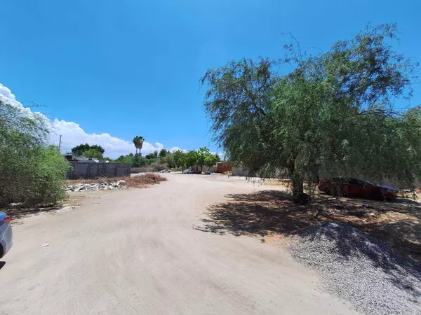 La Paz, Baja,SN entre Tecnologico  y Forjadore #Mezquitito Forjadores Lot