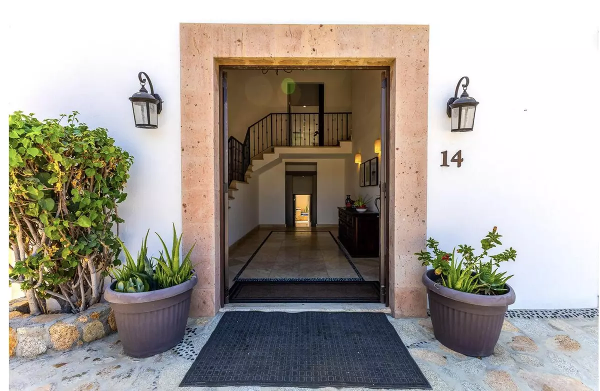 Cabo Corridor, Baja,CHATEAU DE AMOR