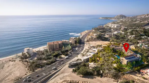 San Jose Del Cabo, Baja,Flying House Gringo Hills #Muralla
