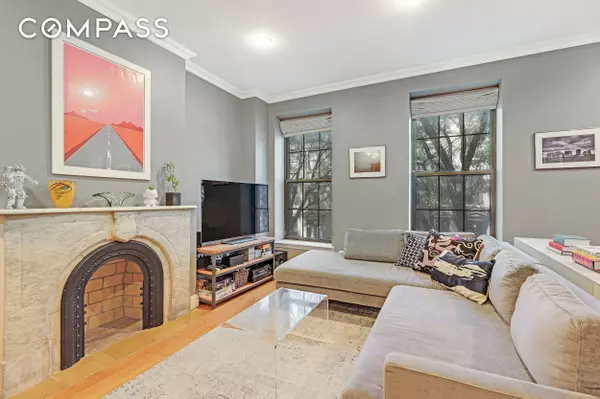 Brooklyn, NY 11217,118 St Marks Place #2