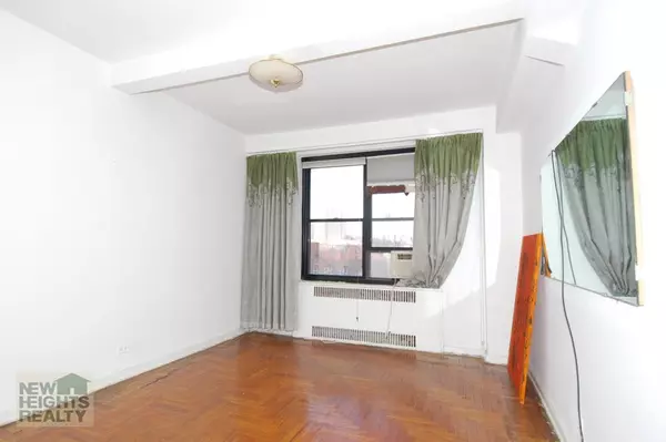 Manhattan, NY 10034,77 Park Terrace E #D-69