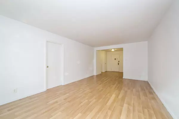 Bronx, NY 10463,2860 Bailey Avenue #2D