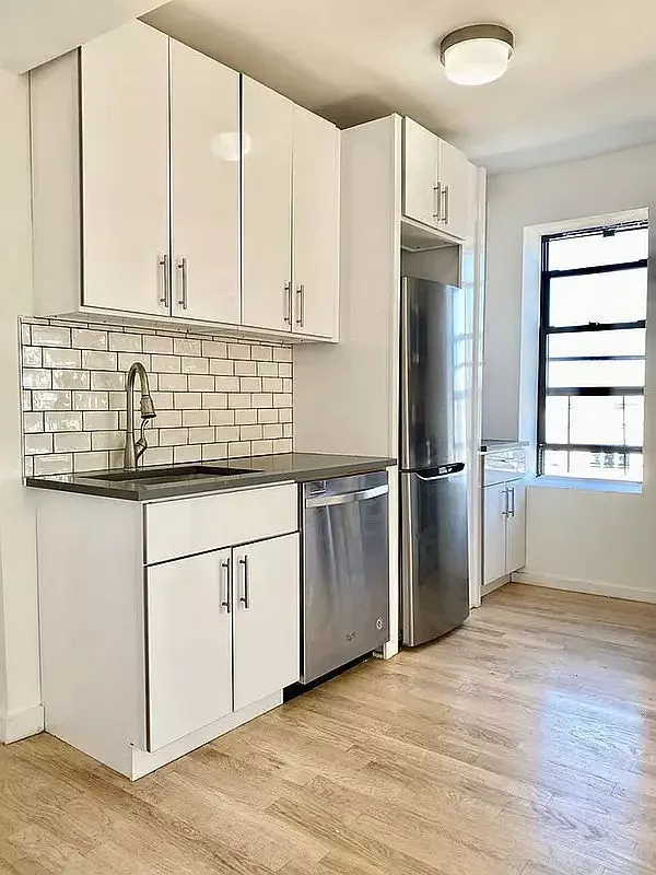 Brooklyn, NY 11226,220 E 23rd Street #4L