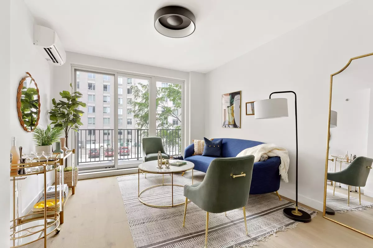 Brooklyn, NY 11238,906 BERGEN Street #5B