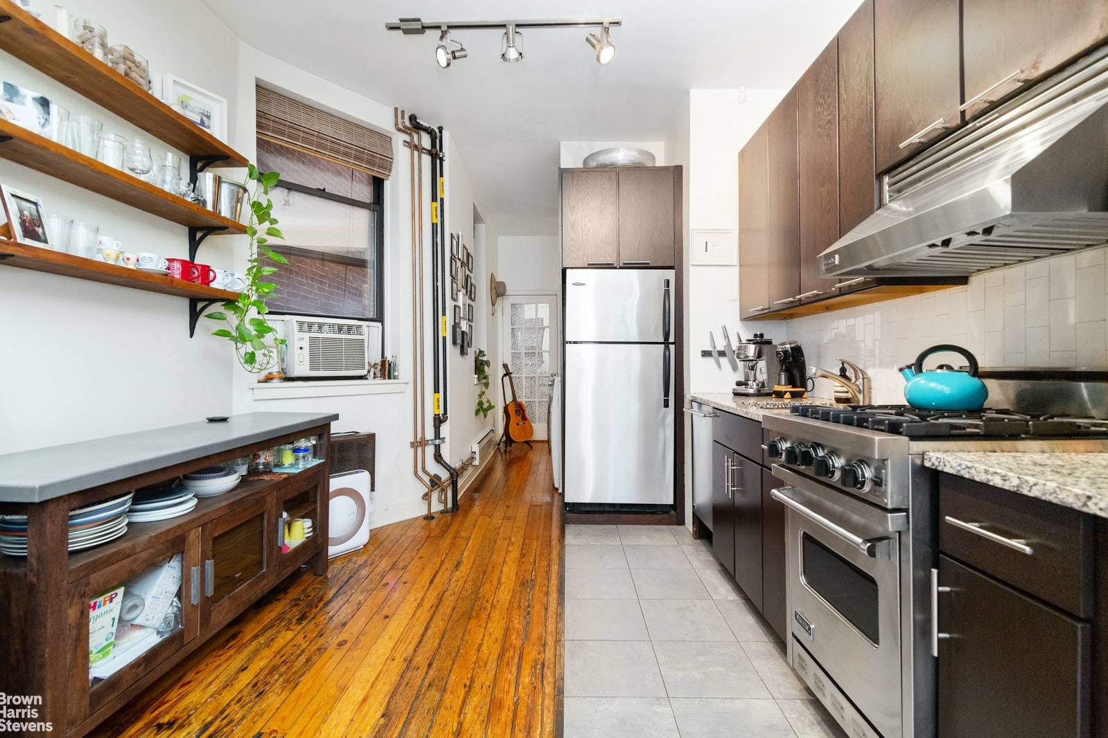 Manhattan, NY 10003,71 E 3RD Street #11