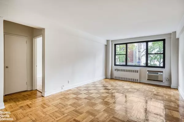 Manhattan, NY 10016,250 E 39TH Street #14B