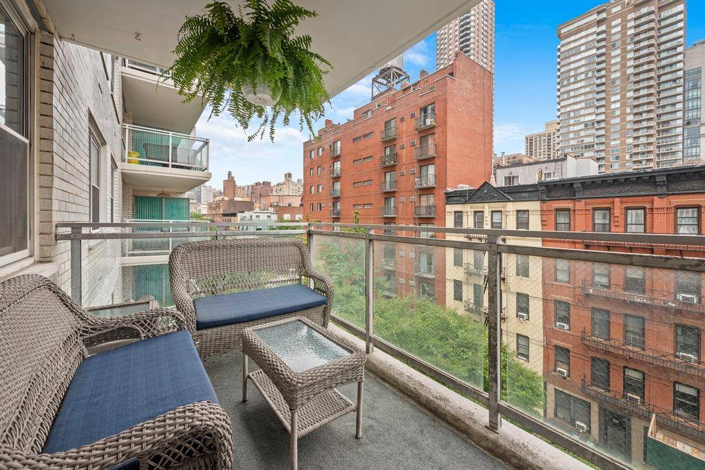 Manhattan, NY 10075,400 E 77th Street #6-C