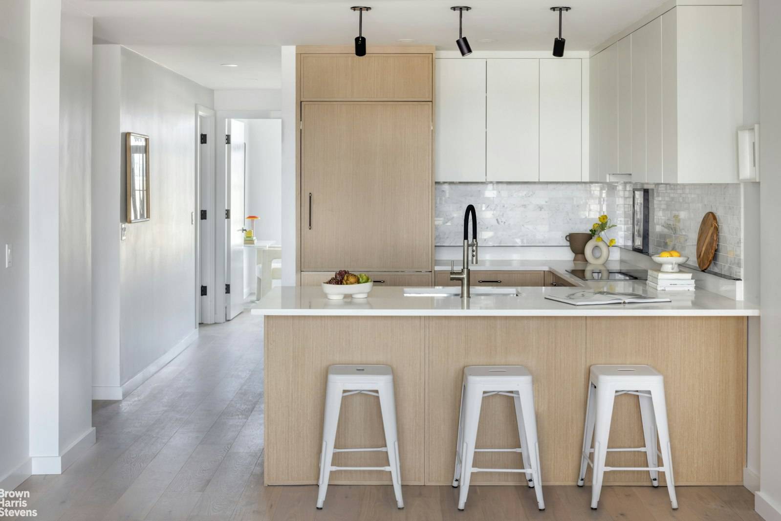 Brooklyn, NY 11222,173 MC GUINNESS Boulevard #4A