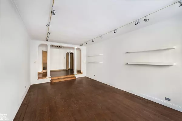 Queens, NY 11372,3525 77TH Street #A16