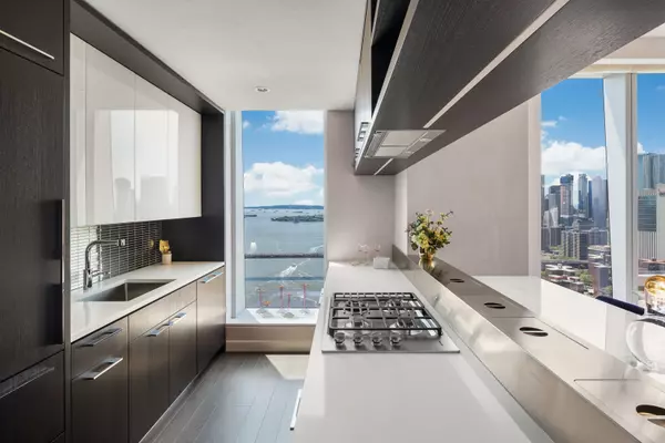 Manhattan, NY 10002,252 South Street #59A