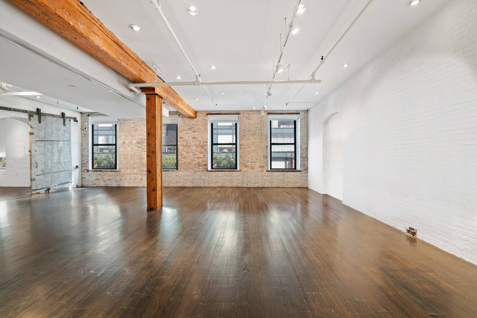 Manhattan, NY 10013,500 Greenwich Street #202