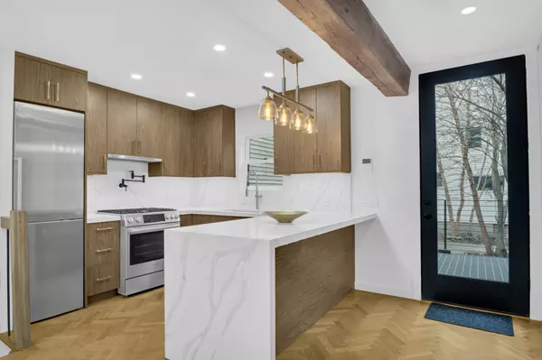 Brooklyn, NY 11231,204 Richards Street
