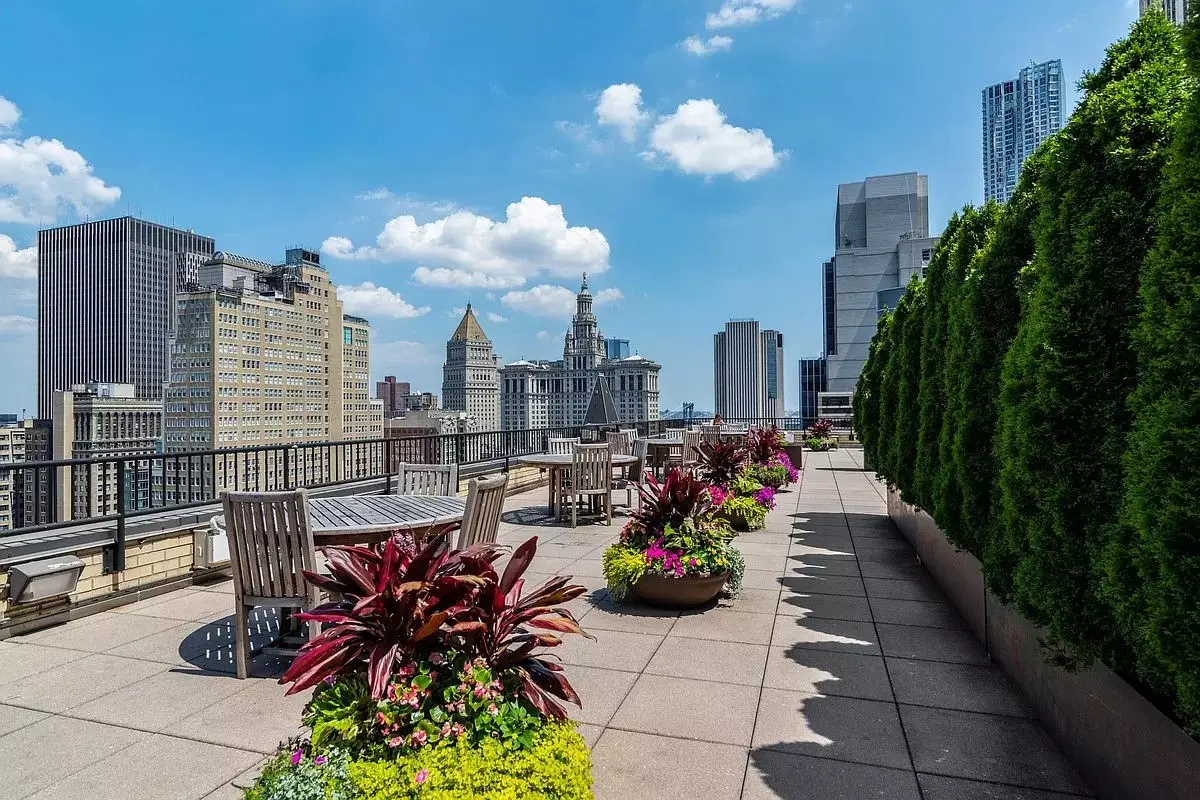 Manhattan, NY 10007,53 Park Place #6G