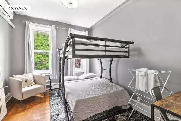 Brooklyn, NY 11225,990 CARROLL Street #2F