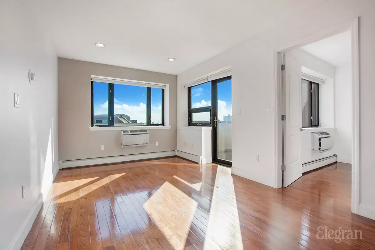 Manhattan, NY 10032,456 W 167th Street #PH-E