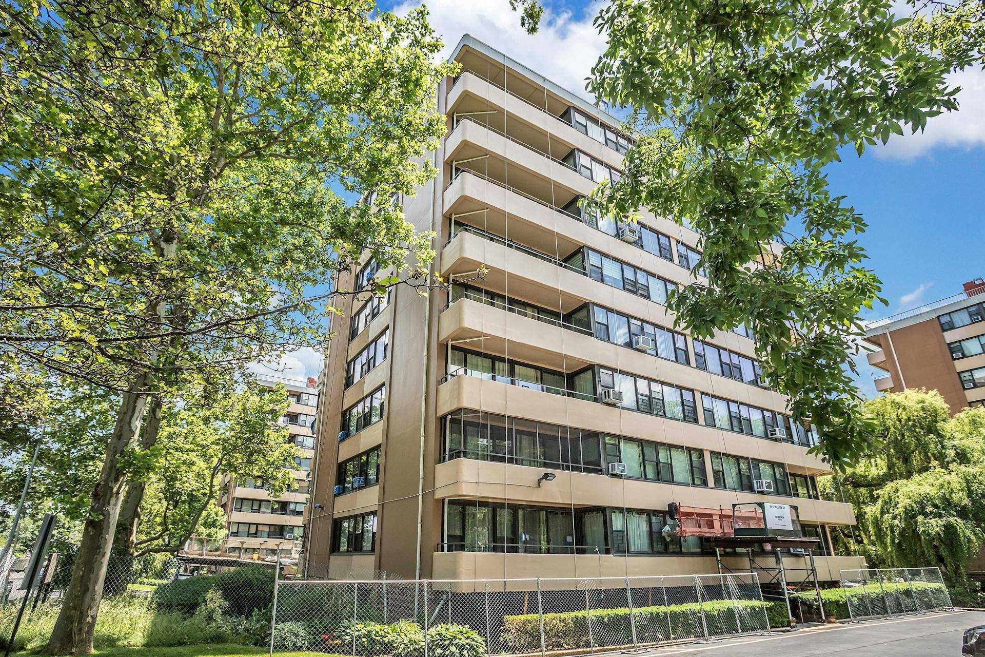 166-10 Powells Cove Boulevard #2C, Queens, NY 11357