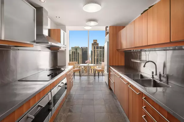 Manhattan, NY 10022,641 5TH Avenue #42H