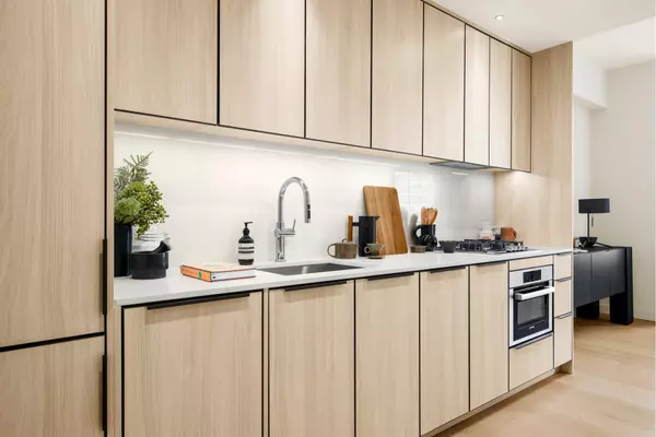 Manhattan, NY 10011,280 W 24TH Street #4O