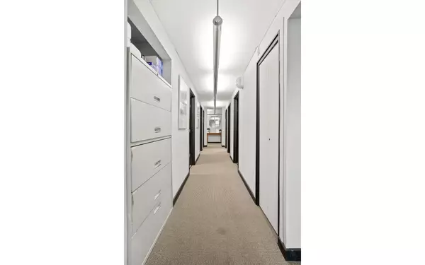 Manhattan, NY 10128,1120 PARK Avenue #1C