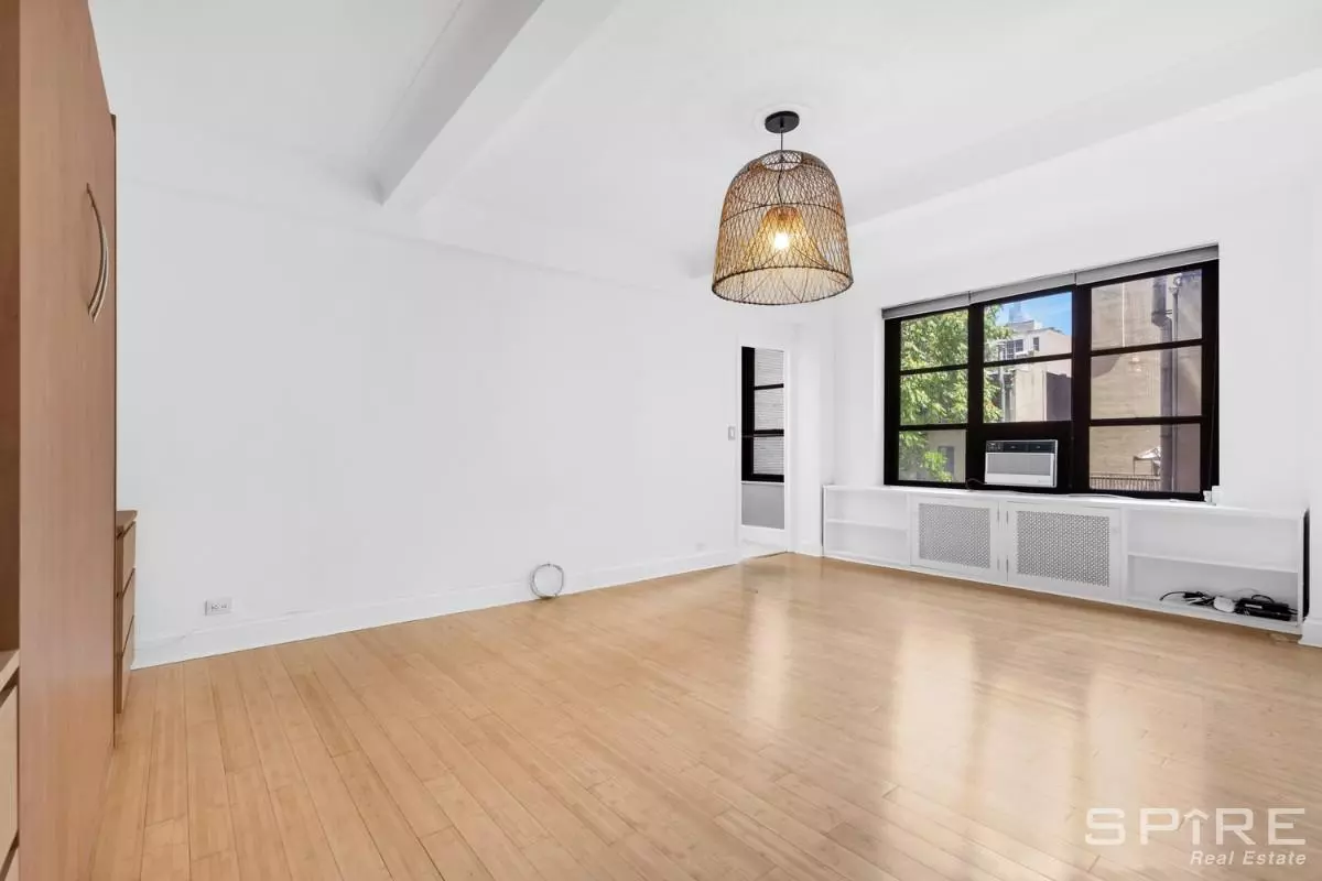 Manhattan, NY 10010,235 E 22nd Street #4M
