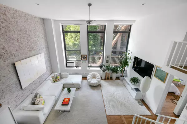 Manhattan, NY 10012,250 MERCER Street #C214