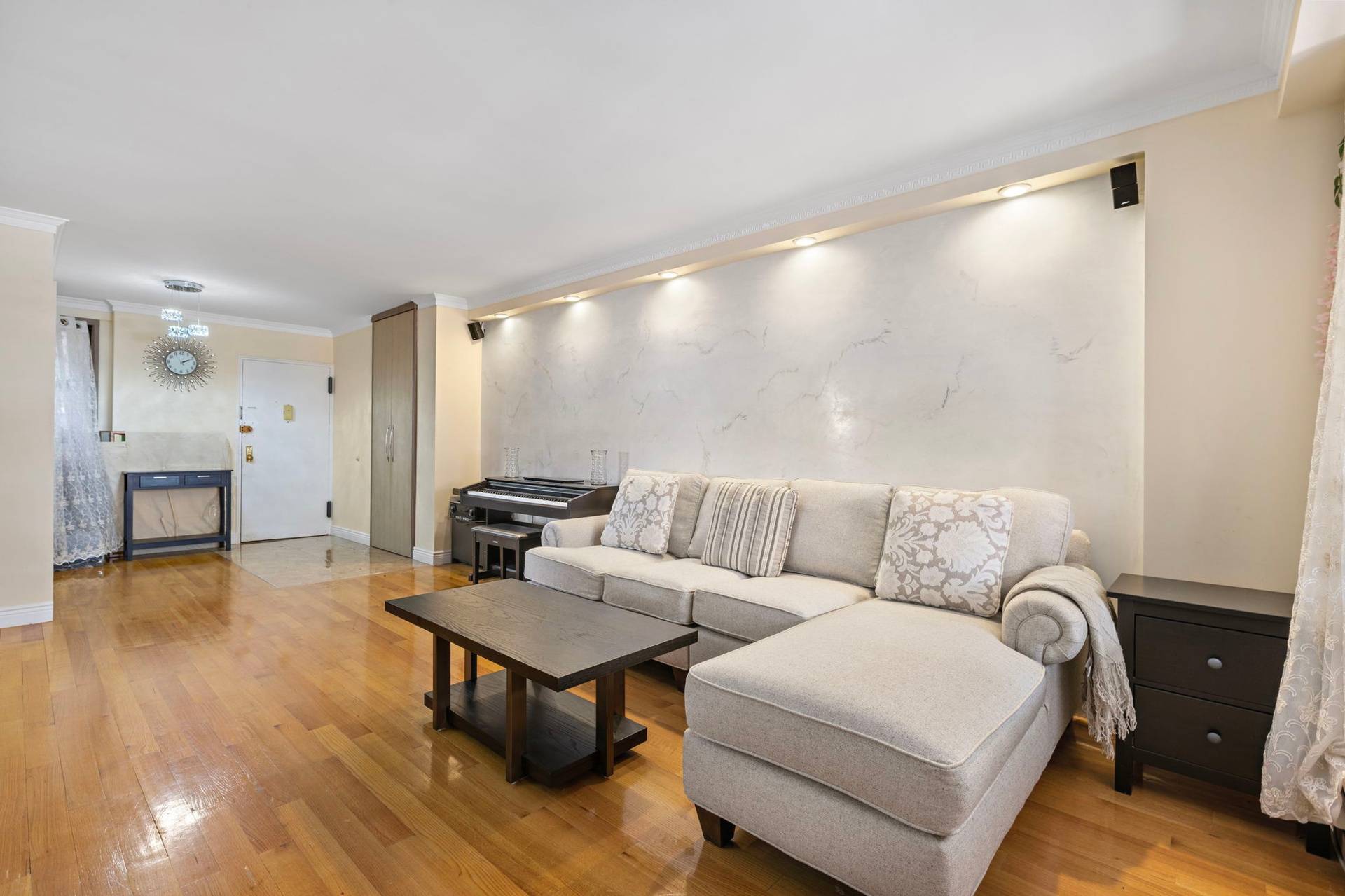 61-35 98th Street #15-E, Queens, NY 11374