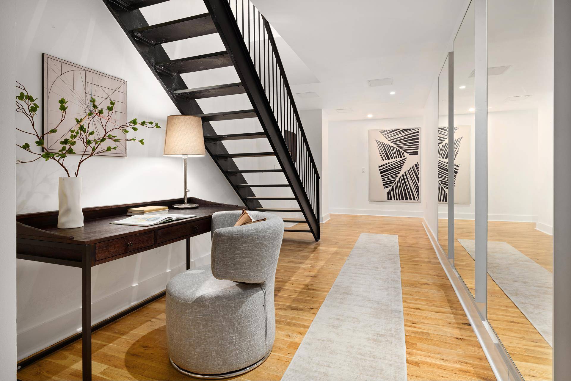 Manhattan, NY 10019,416 W 52ND Street #TH226