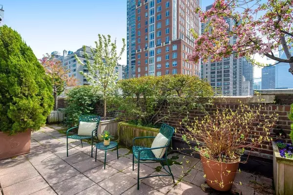 Manhattan, NY 10065,139 E 66th Street #PHW