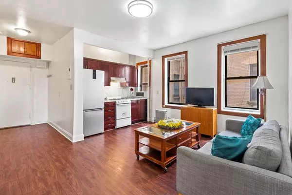 Manhattan, NY 10033,2440 AMSTERDAM Avenue #3B