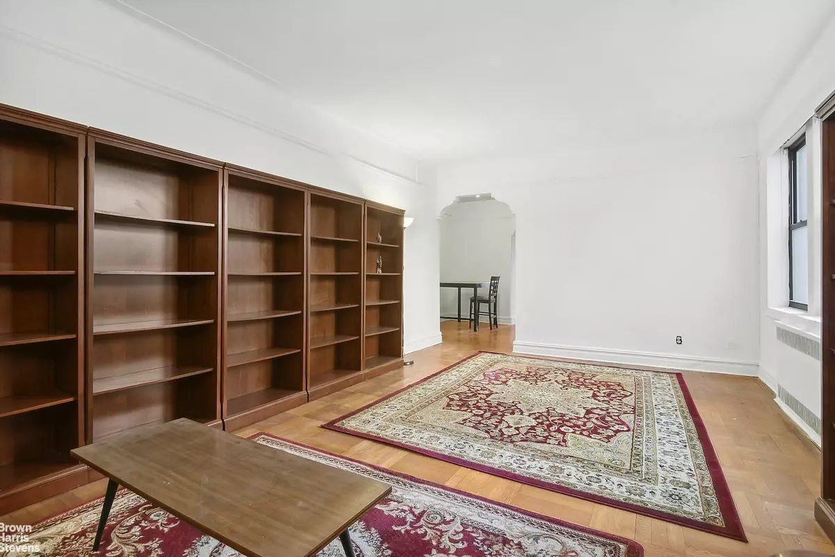 Queens, NY 11372,35-30 73RD Street #5B