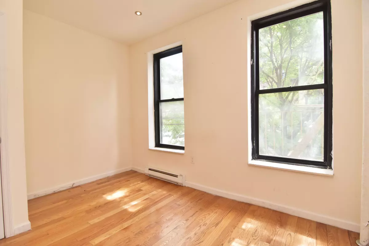 Manhattan, NY 10025,109 W 105th Street #1-C