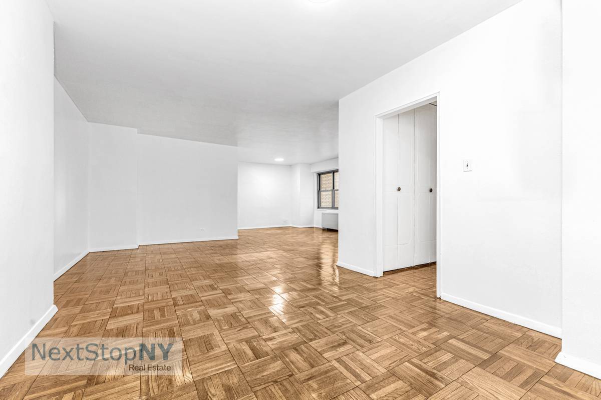 Manhattan, NY 10022,400 E 56TH Street #8O