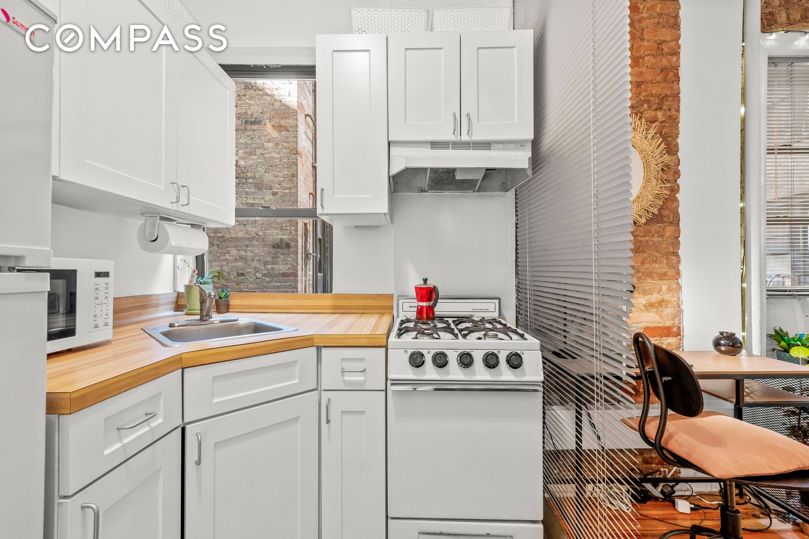 Manhattan, NY 10014,204 W 10th Street #7