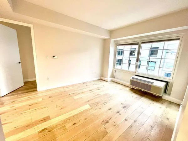 Brooklyn, NY 11238,555 Waverly Avenue #2-E