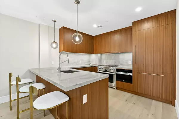 Manhattan, NY 10022,244 E 52ND Street #5B