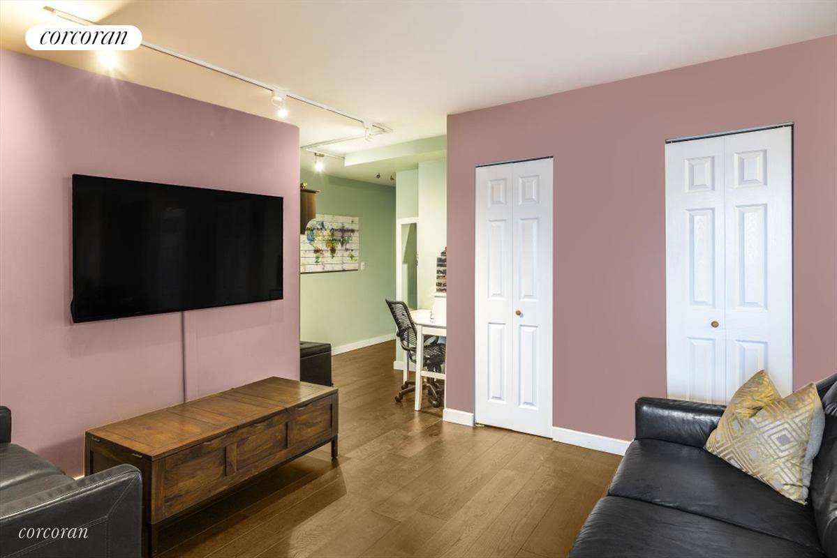 Manhattan, NY 10003,111 3RD Avenue #8G