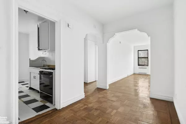Queens, NY 11372,35-30 73RD Street #3A