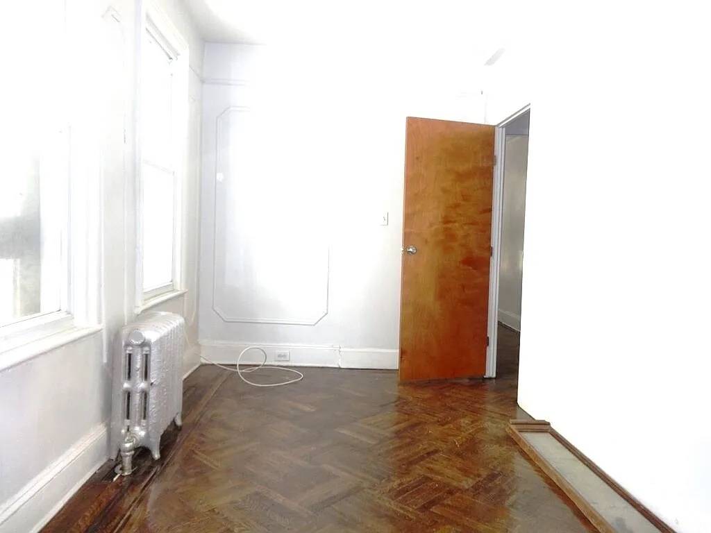 Brooklyn, NY 11221,139 WOODBINE Street