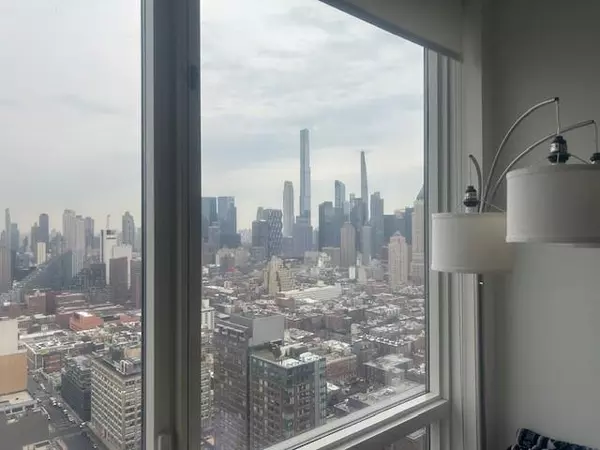 Manhattan, NY 10036,605 W 42nd Street #54-U