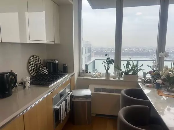Manhattan, NY 10036,605 W 42nd Street #54-U