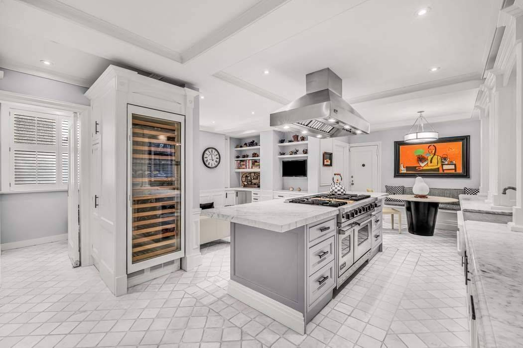 Manhattan, NY 10028,1010 Fifth Avenue #8B