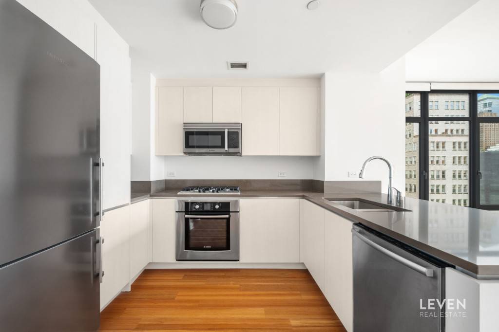 Manhattan, NY 10007,57 Reade Street #14E