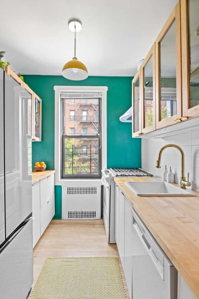 Brooklyn, NY 11218,260 OCEAN Parkway #3C