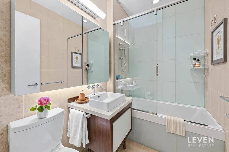 Manhattan, NY 10036,247 W 46th Street #408