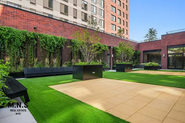 Queens, NY 11105,22-54 46th Street #504