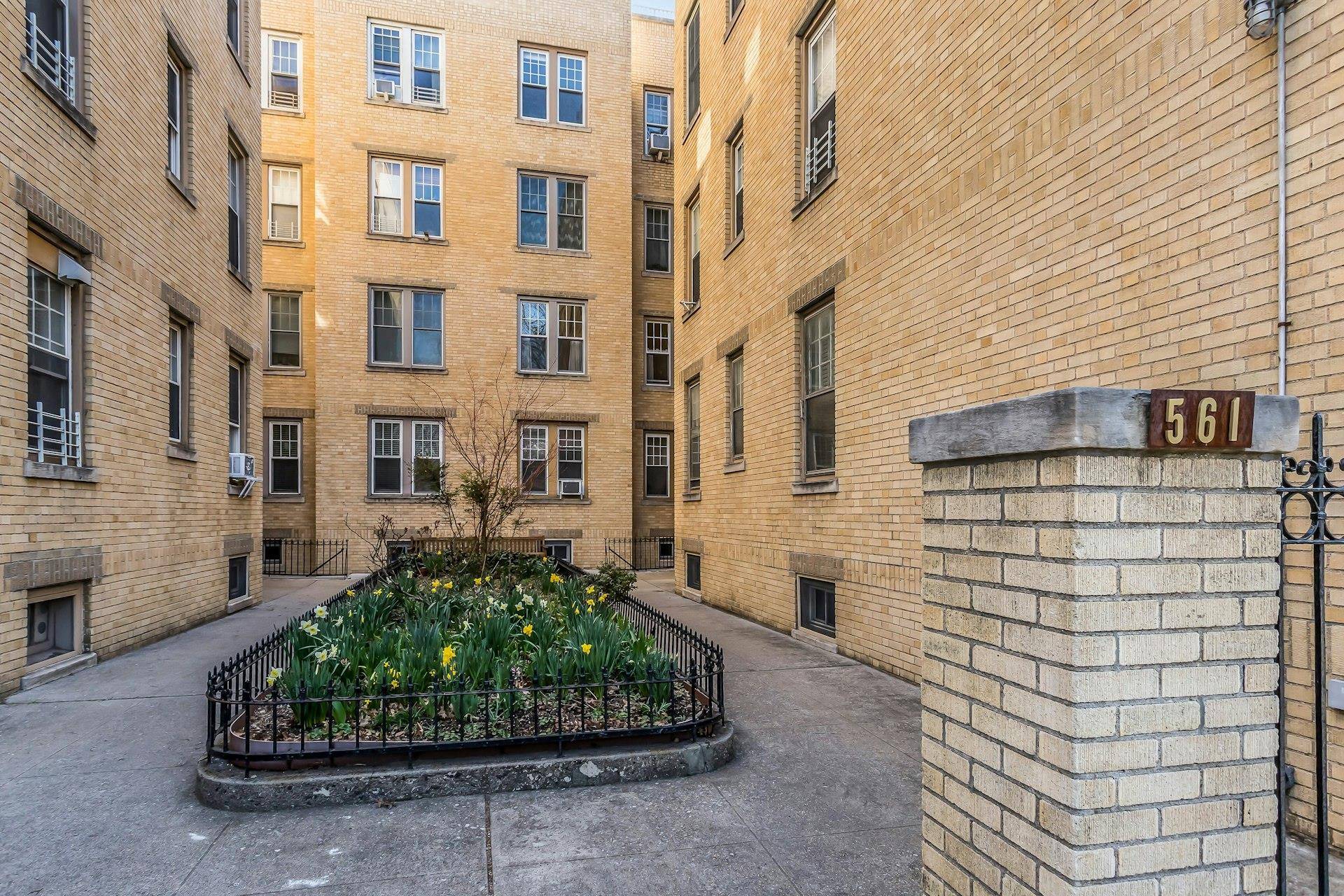 Brooklyn, NY 11232,561 41ST Street #2C